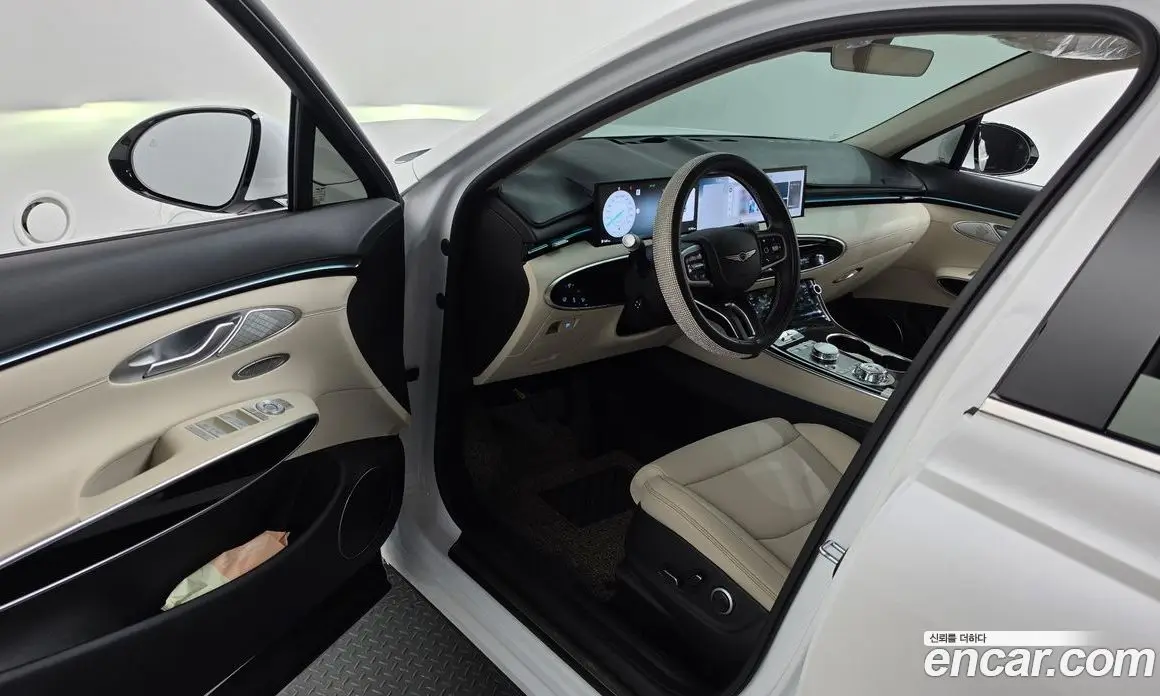 Genesis GV70 2025 2.5 автомат (гидро), фото 13 Genesis GV70 2025 2.5 автомат (гидро), фото 13
