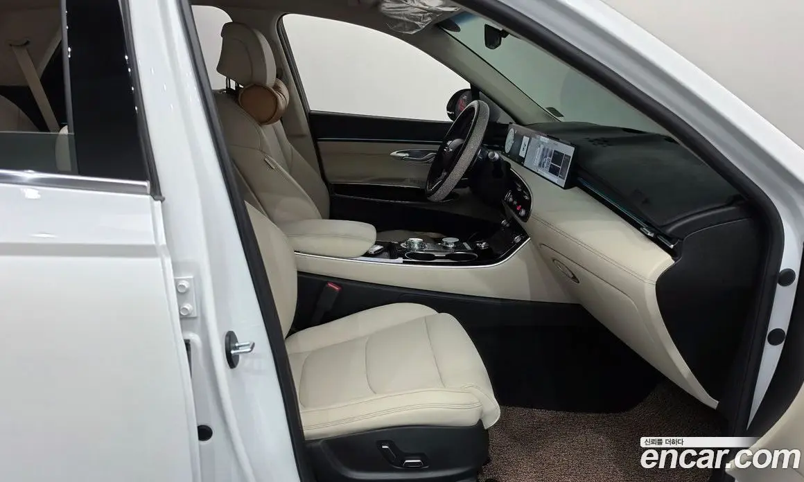 Genesis GV70 2025 2.5 автомат (гидро), фото 16 Genesis GV70 2025 2.5 автомат (гидро), фото 16