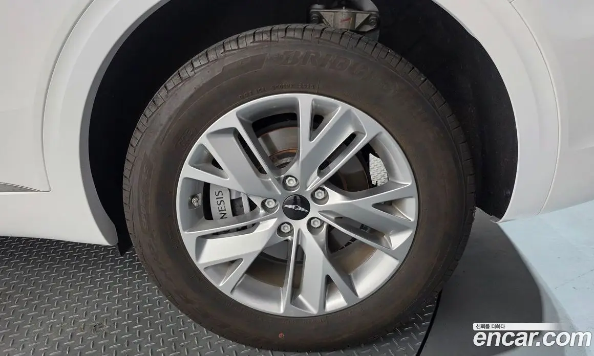 Genesis GV70 2025 2.5 автомат (гидро), фото 7 Genesis GV70 2025 2.5 автомат (гидро), фото 7