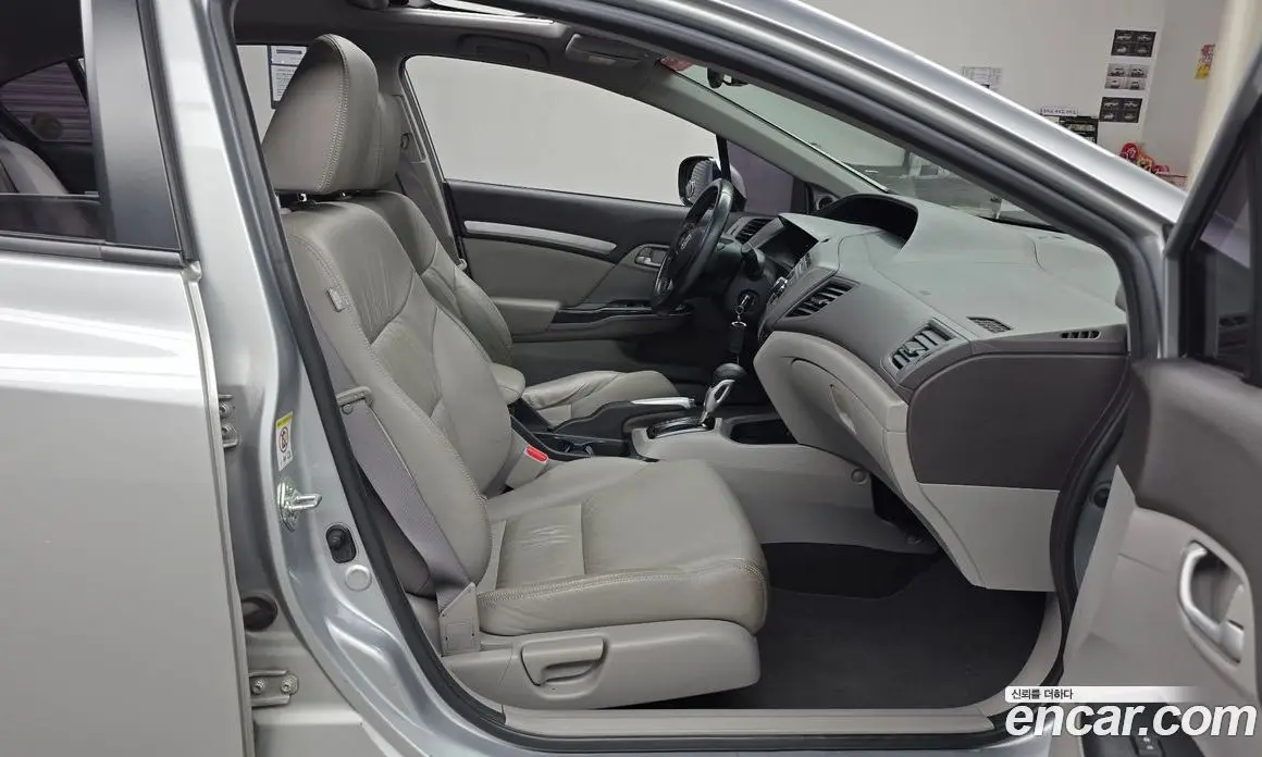 Honda Civic 2012 1.8 автомат (гидро), фото 11