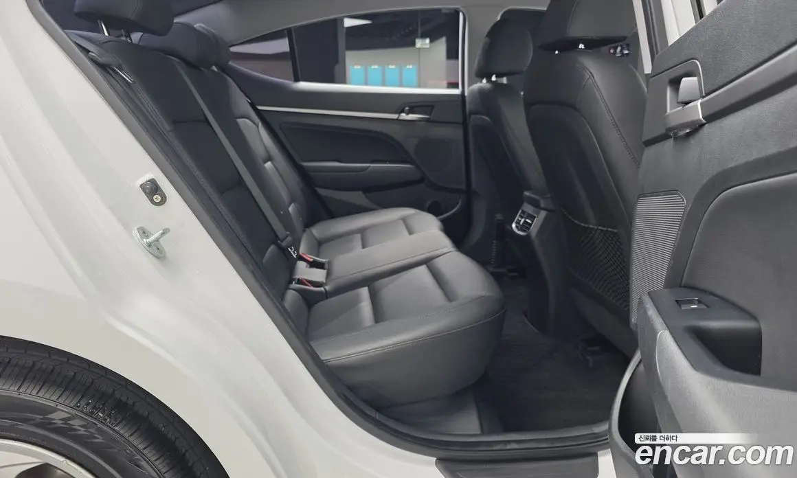 Hyundai Avante 2016 1.6 автомат (гидро), фото 18 Hyundai Avante 2016 1.6 автомат (гидро), фото 18
