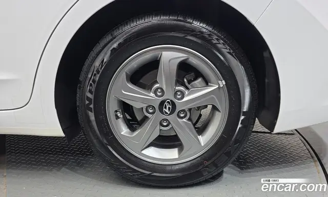Hyundai Avante 2016 1.6 автомат (гидро), миниатюра 7 Hyundai Avante 2016 1.6 автомат (гидро), миниатюра 7
