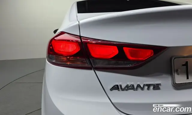 Hyundai Avante 2016 1.6 автомат (гидро), миниатюра 9 Hyundai Avante 2016 1.6 автомат (гидро), миниатюра 9