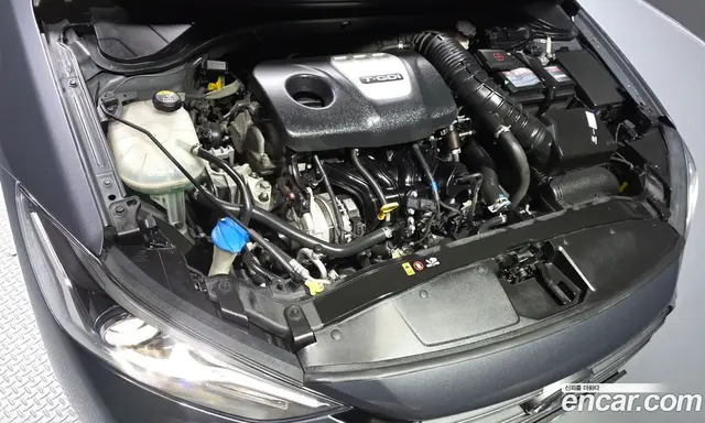 Hyundai Avante 2016 1.6 автомат (гидро), миниатюра 5