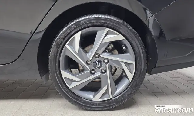Hyundai Avante 2023 1.6 автомат (гидро), миниатюра 7 Hyundai Avante 2023 1.6 автомат (гидро), миниатюра 7