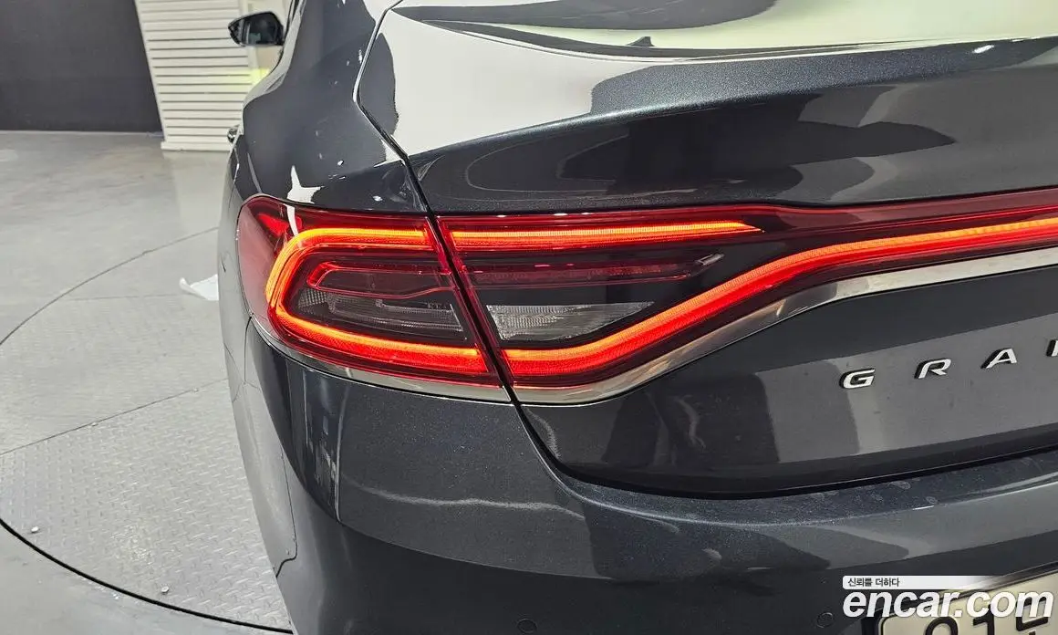 Hyundai Grandeur 2019 2.4 автомат (гидро), фото 8 Hyundai Grandeur 2019 2.4 автомат (гидро), фото 8