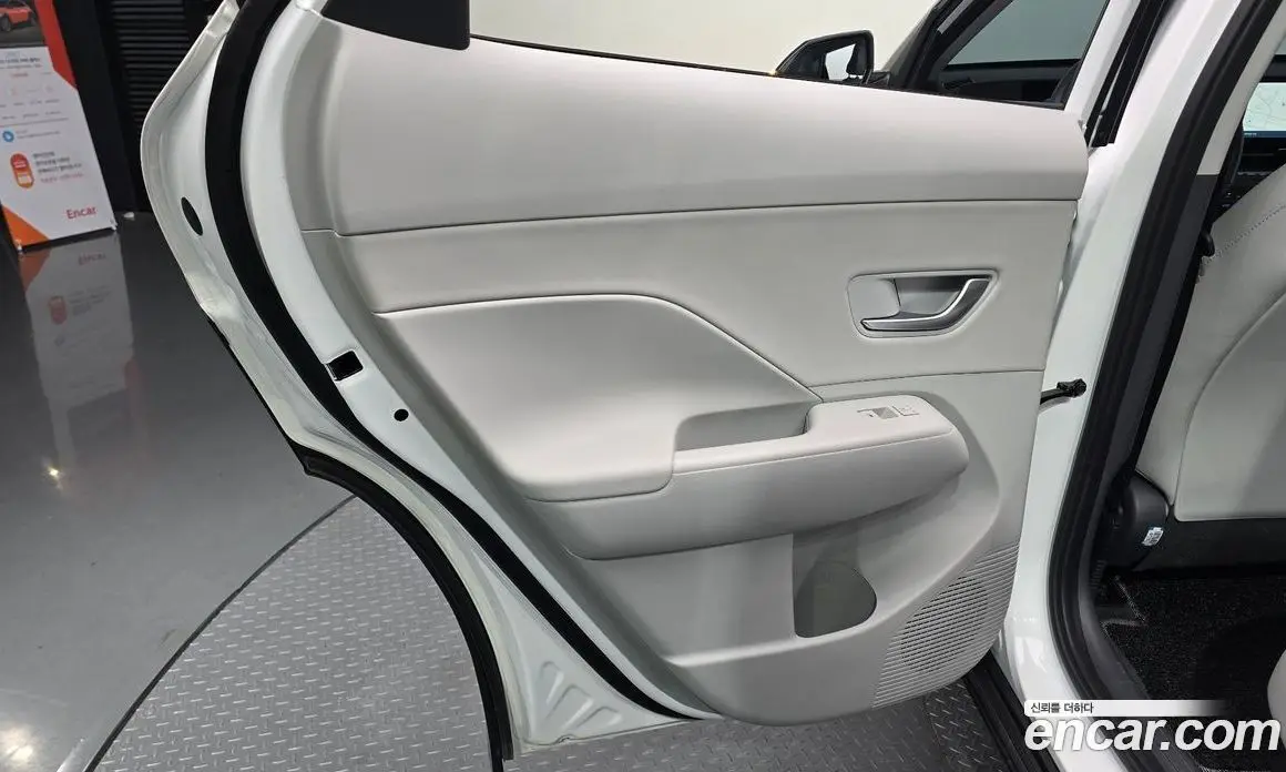 Hyundai Kona 2023 1.6 автомат (гидро), фото 14