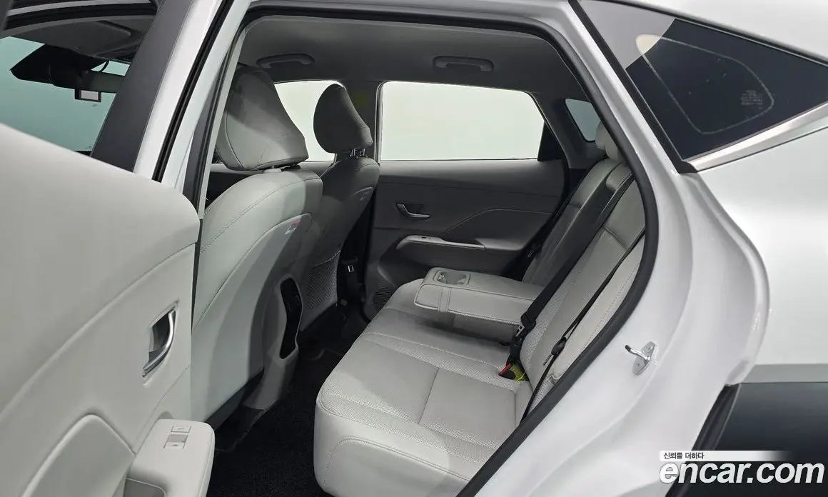 Hyundai Kona 2023 1.6 автомат (гидро), фото 16