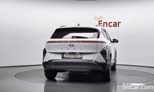 Hyundai Kona 2023 1.6 автомат (гидро), миниатюра 3