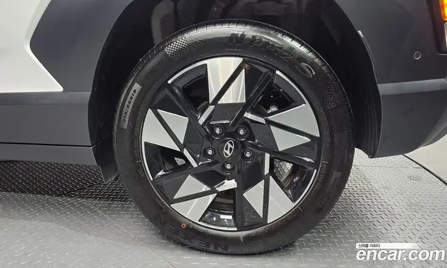 Hyundai Kona 2023 1.6 автомат (гидро), миниатюра 6