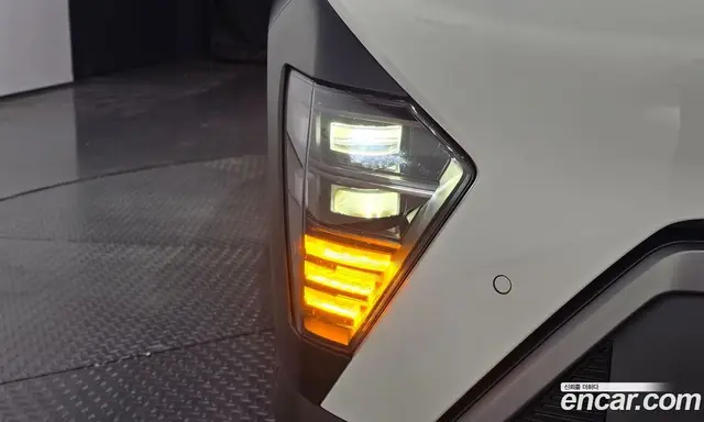Hyundai Kona 2023 1.6 автомат (гидро), миниатюра 7