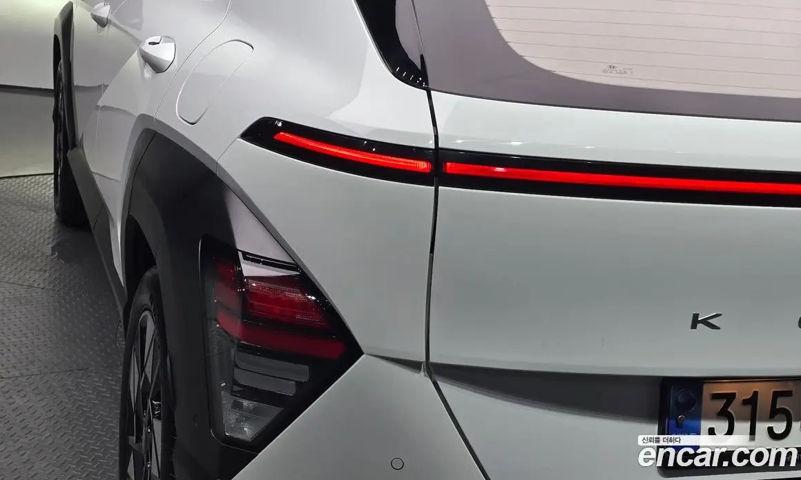 Hyundai Kona 2023 1.6 автомат (гидро), фото 8