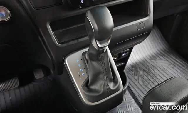 Hyundai Staria 2023 2.2 автомат (гидро), миниатюра 11