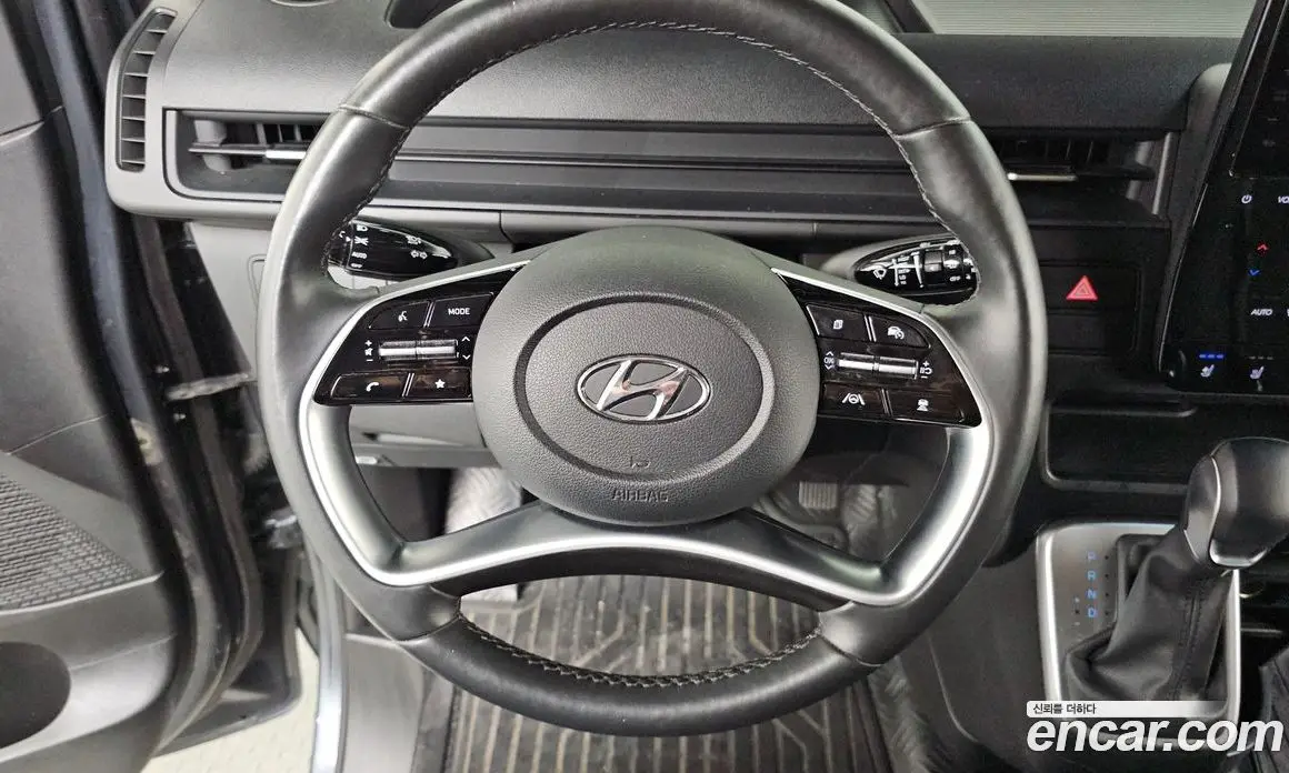 Hyundai Staria 2023 2.2 автомат (гидро), фото 17