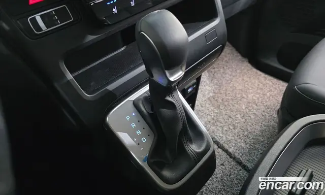 Hyundai Staria 2023 3.5 автомат (гидро), миниатюра 12