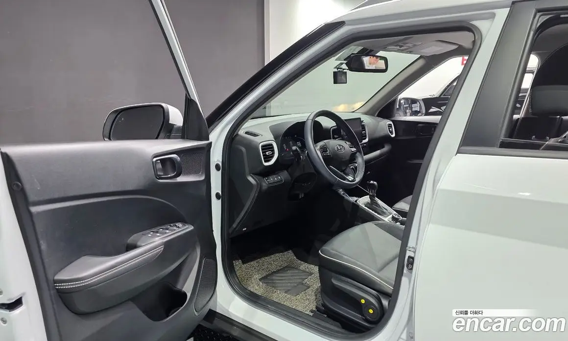 Hyundai Venue 2025 1.6 автомат (гидро), фото 13
