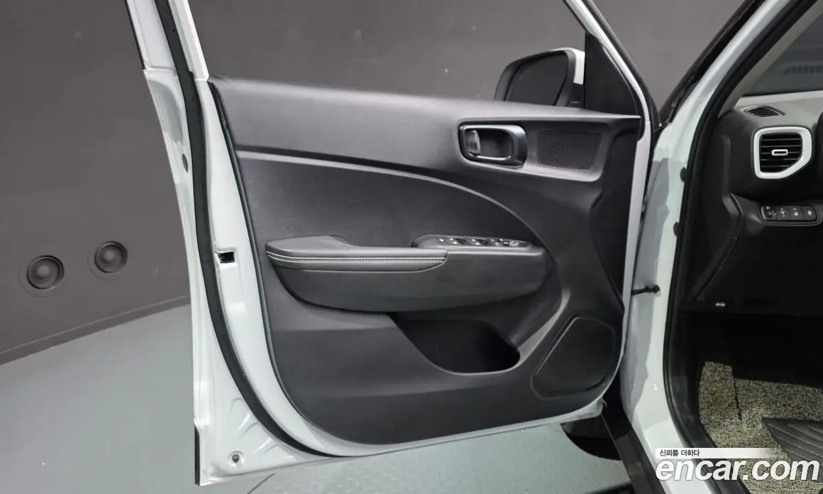 Hyundai Venue 2025 1.6 автомат (гидро), фото 14