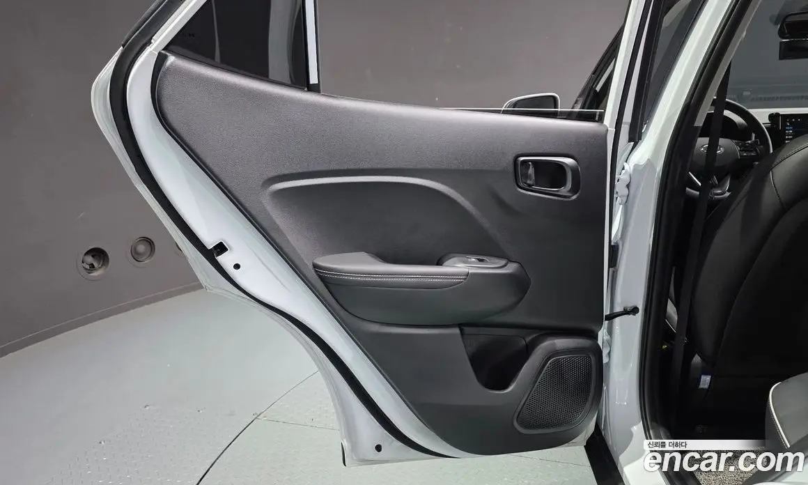Hyundai Venue 2025 1.6 автомат (гидро), фото 15
