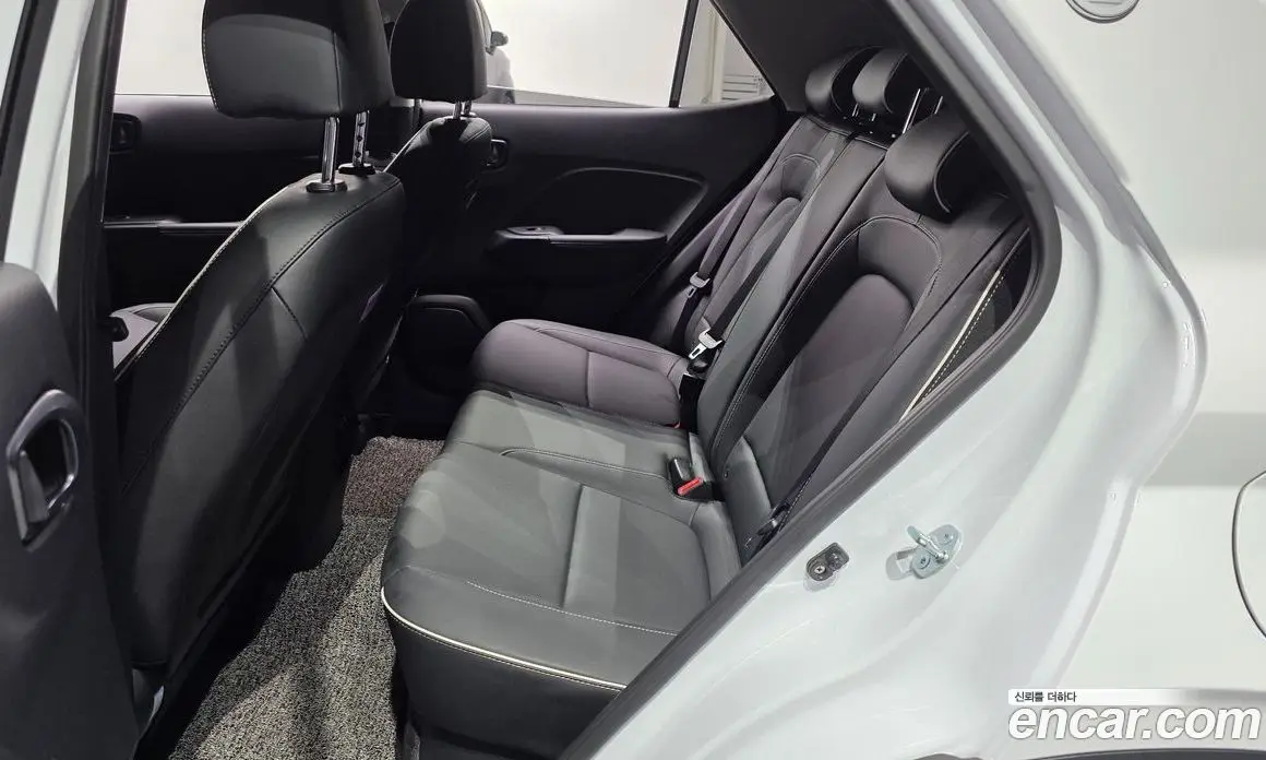 Hyundai Venue 2025 1.6 автомат (гидро), фото 17