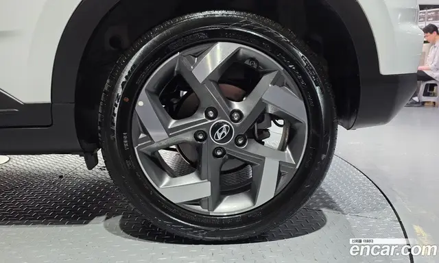 Hyundai Venue 2025 1.6 автомат (гидро), миниатюра 7