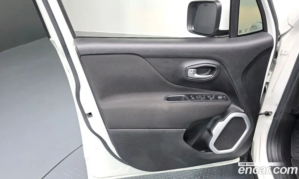 Jeep Renegade 2021 2.4 автомат (гидро), фото 14 Jeep Renegade 2021 2.4 автомат (гидро), фото 14