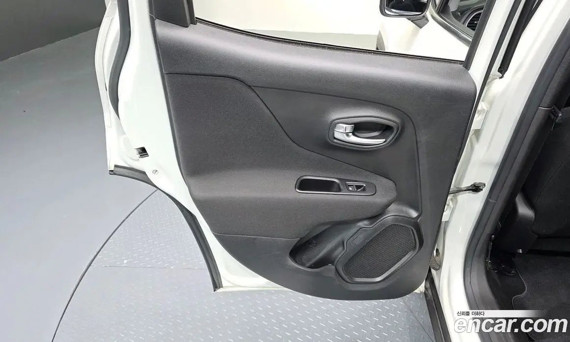 Jeep Renegade 2021 2.4 автомат (гидро), фото 15 Jeep Renegade 2021 2.4 автомат (гидро), фото 15