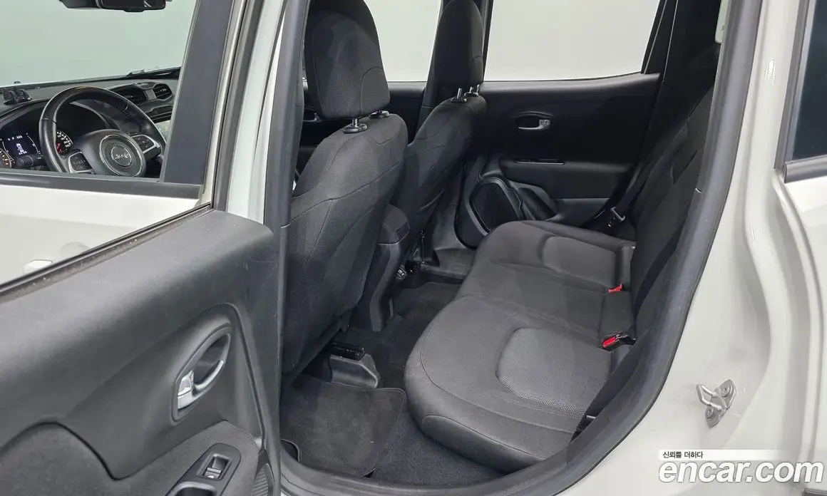 Jeep Renegade 2021 2.4 автомат (гидро), фото 18 Jeep Renegade 2021 2.4 автомат (гидро), фото 18