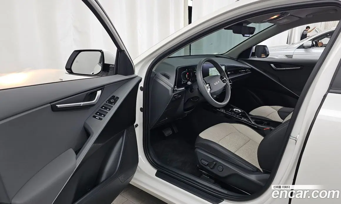 Kia Niro 2025 1.6 автомат (гидро), фото 13 Kia Niro 2025 1.6 автомат (гидро), фото 13