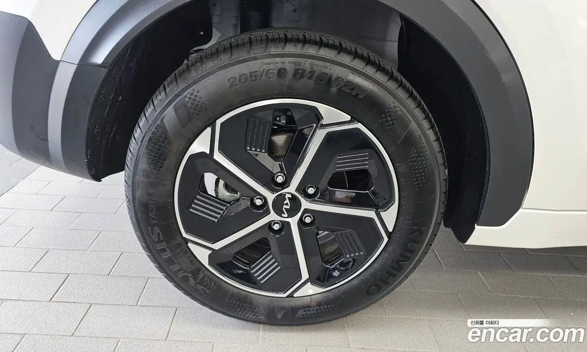 Kia Niro 2025 1.6 автомат (гидро), фото 5 Kia Niro 2025 1.6 автомат (гидро), фото 5