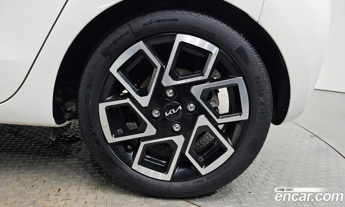 Kia Ray 2023 1.0 автомат (гидро), фото 7