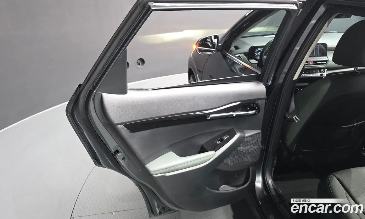 Kia Seltos 2023 1.6 автомат (гидро), фото 15 Kia Seltos 2023 1.6 автомат (гидро), фото 15
