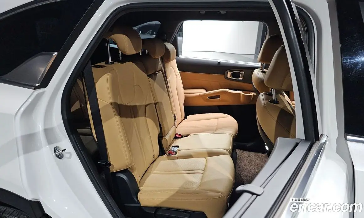 Kia Sorento 2023 2.5 автомат (гидро), фото 17 Kia Sorento 2023 2.5 автомат (гидро), фото 17