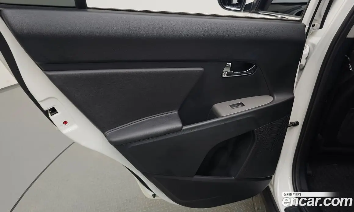 Kia Sportage 2015 2.0 автомат (гидро), фото 14