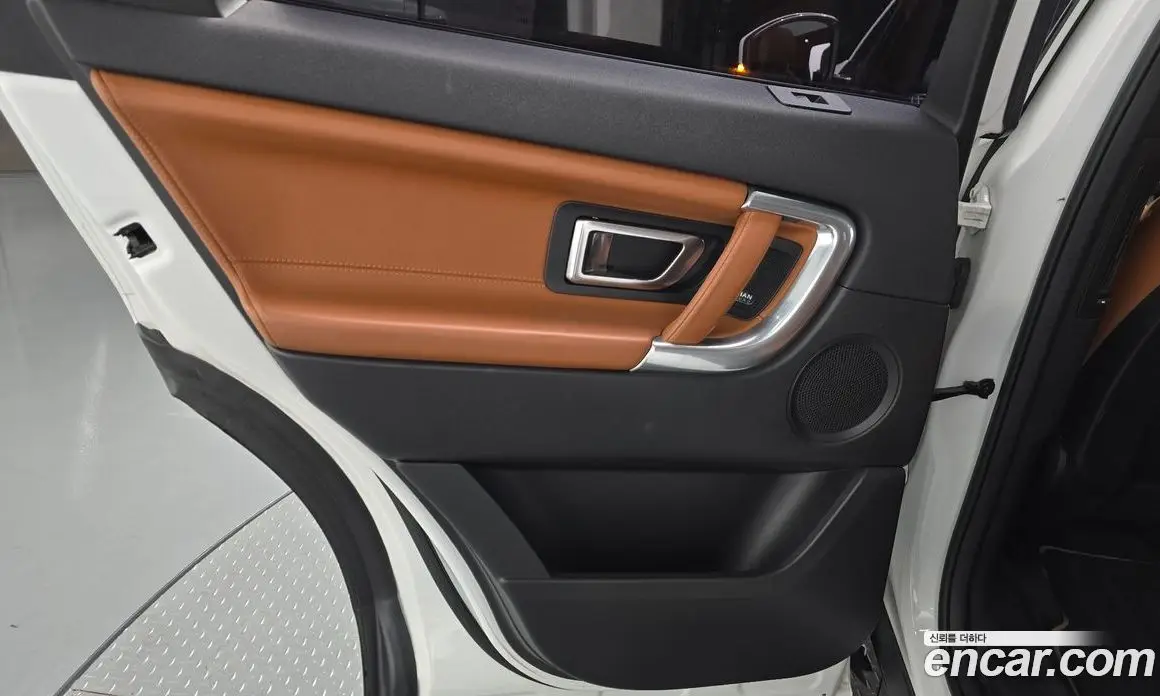 Land Rover Discovery Sport 2017 2.0 автомат (гидро), фото 14