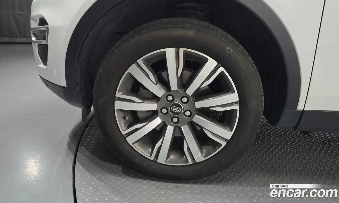 Land Rover Discovery Sport 2017 2.0 автомат (гидро), фото 4