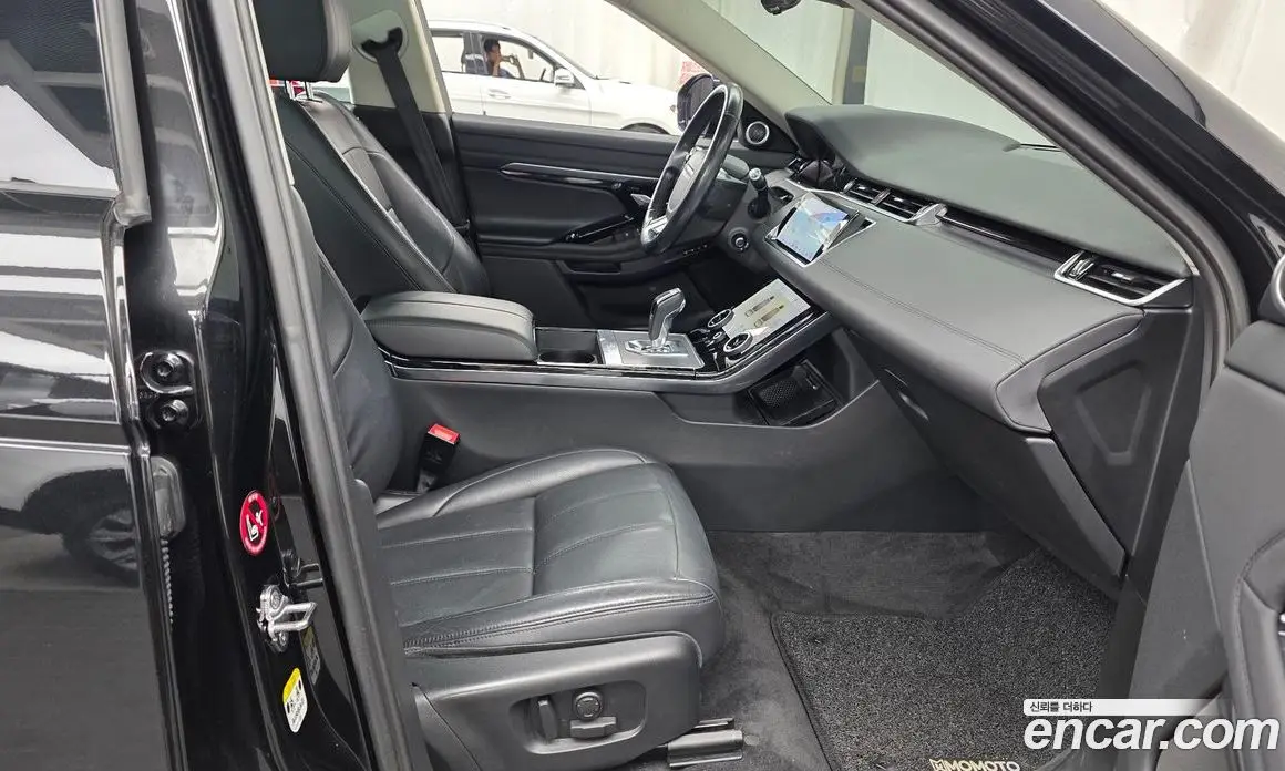 Land Rover Range Rover Evoque 2019 2.0 автомат (гидро), фото 16 Land Rover Range Rover Evoque 2019 2.0 автомат (гидро), фото 16