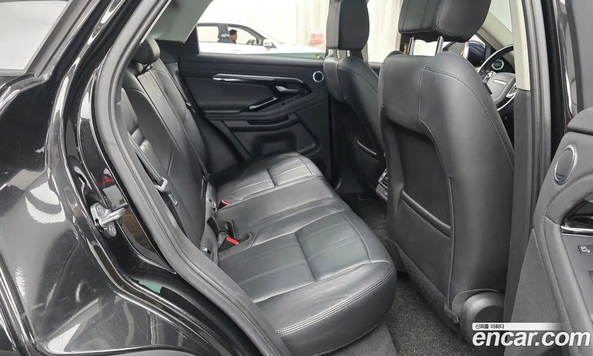 Land Rover Range Rover Evoque 2019 2.0 автомат (гидро), фото 17 Land Rover Range Rover Evoque 2019 2.0 автомат (гидро), фото 17