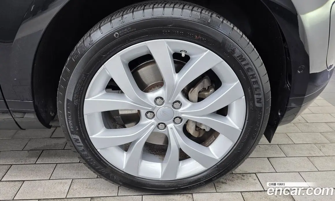 Land Rover Range Rover Evoque 2019 2.0 автомат (гидро), фото 7 Land Rover Range Rover Evoque 2019 2.0 автомат (гидро), фото 7