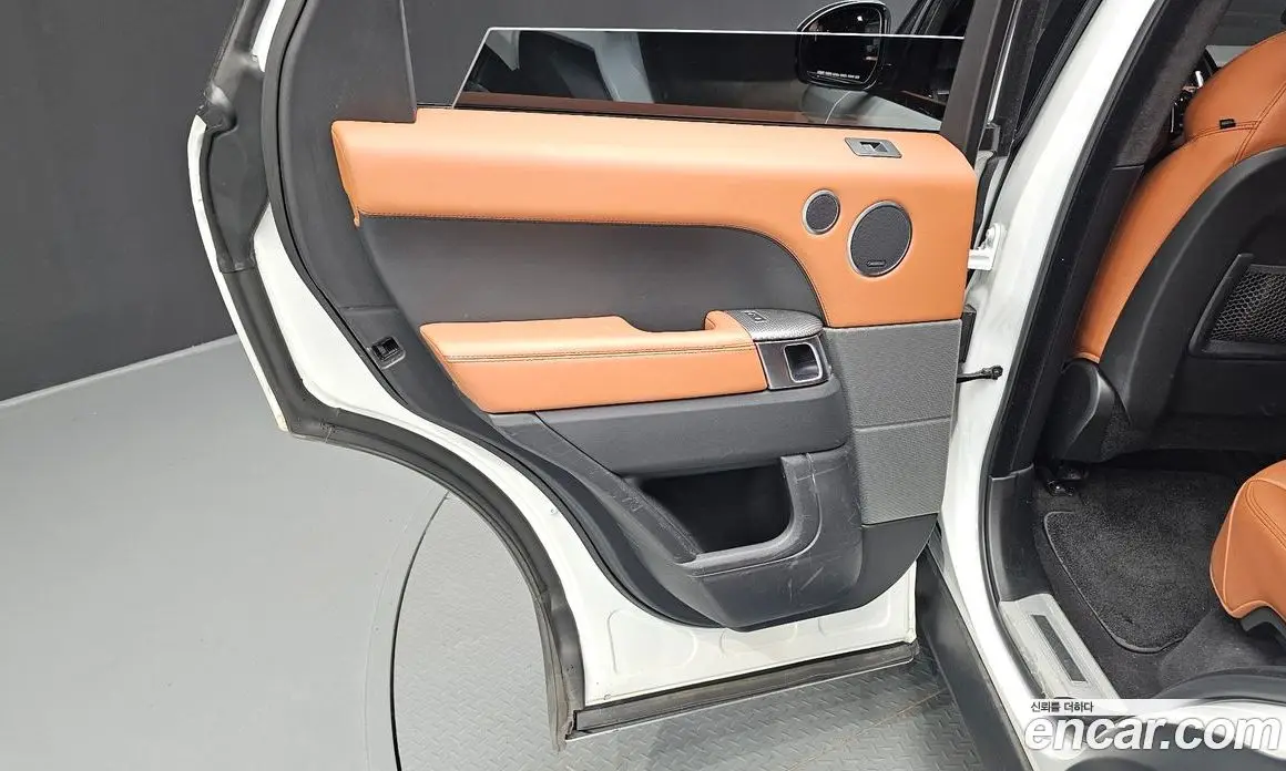 Land Rover Range Rover Sport 2017 3.0 автомат (гидро), фото 14 Land Rover Range Rover Sport 2017 3.0 автомат (гидро), фото 14