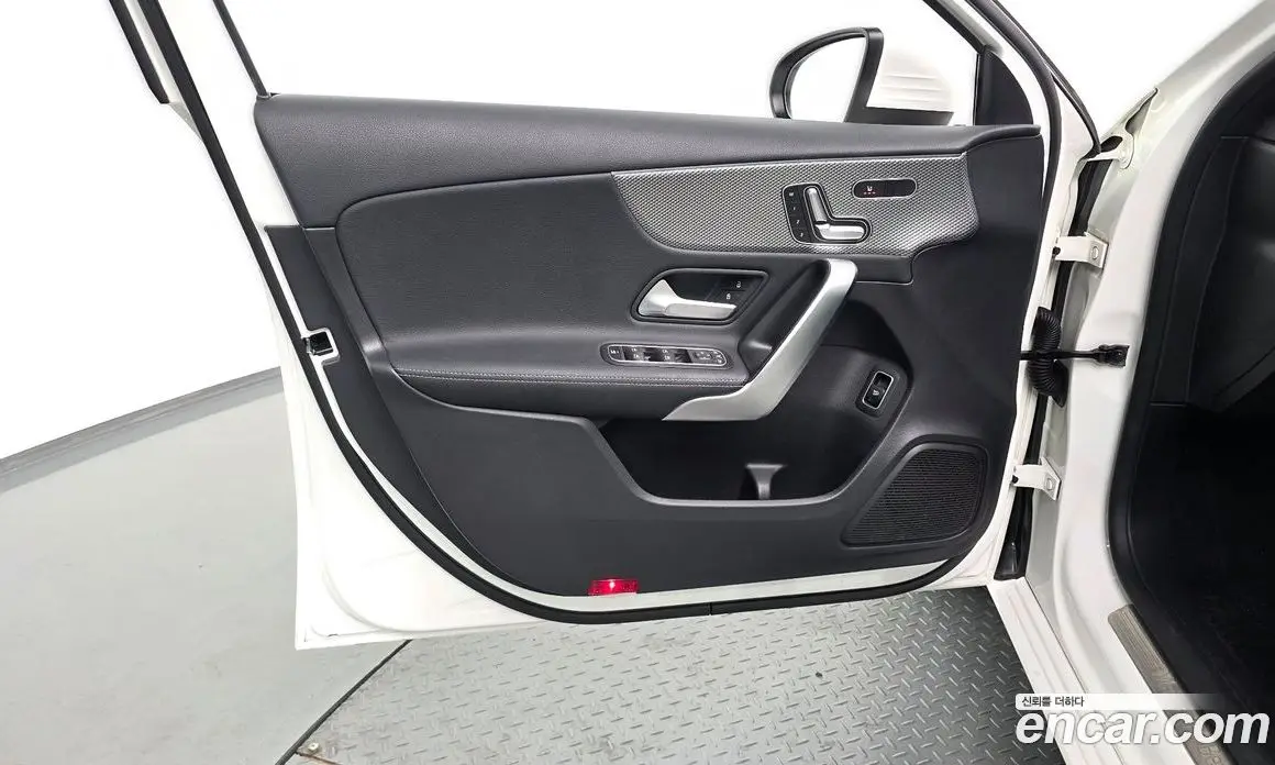 Mercedes-Benz A-Class 2021 2.0 автомат (гидро), фото 14 Mercedes-Benz A-Class 2021 2.0 автомат (гидро), фото 14