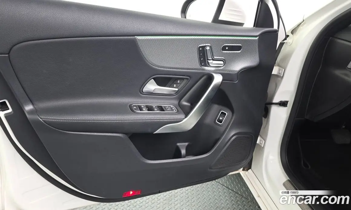 Mercedes-Benz A-Class 2021 1.9 автомат (гидро), фото 14