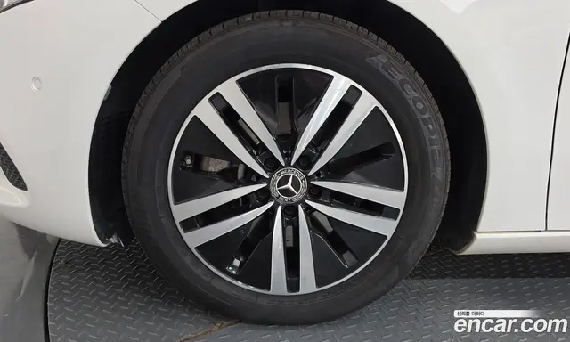 Mercedes-Benz A-Class 2022 2.0 автомат (гидро), миниатюра 5 Mercedes-Benz A-Class 2022 2.0 автомат (гидро), миниатюра 5