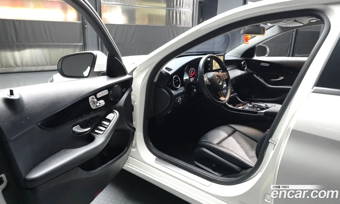 Mercedes-Benz C-Class 2017 2.0 автомат (гидро), фото 13 Mercedes-Benz C-Class 2017 2.0 автомат (гидро), фото 13