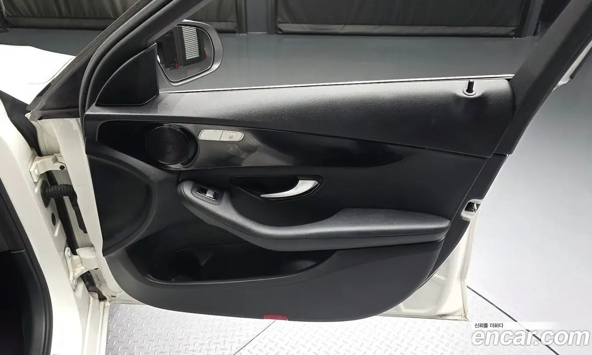 Mercedes-Benz C-Class 2017 2.0 автомат (гидро), фото 14 Mercedes-Benz C-Class 2017 2.0 автомат (гидро), фото 14