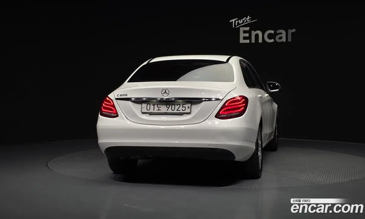 Mercedes-Benz C-Class 2017 2.0 автомат (гидро), фото 4 Mercedes-Benz C-Class 2017 2.0 автомат (гидро), фото 4