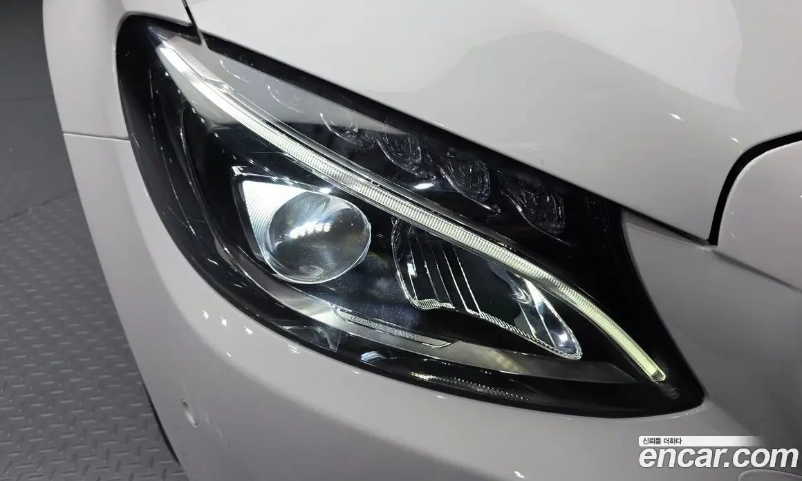 Mercedes-Benz C-Class 2017 2.0 автомат (гидро), фото 8 Mercedes-Benz C-Class 2017 2.0 автомат (гидро), фото 8