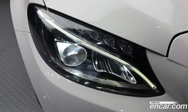 Mercedes-Benz C-Class 2017 2.0 автомат (гидро), миниатюра 8 Mercedes-Benz C-Class 2017 2.0 автомат (гидро), миниатюра 8