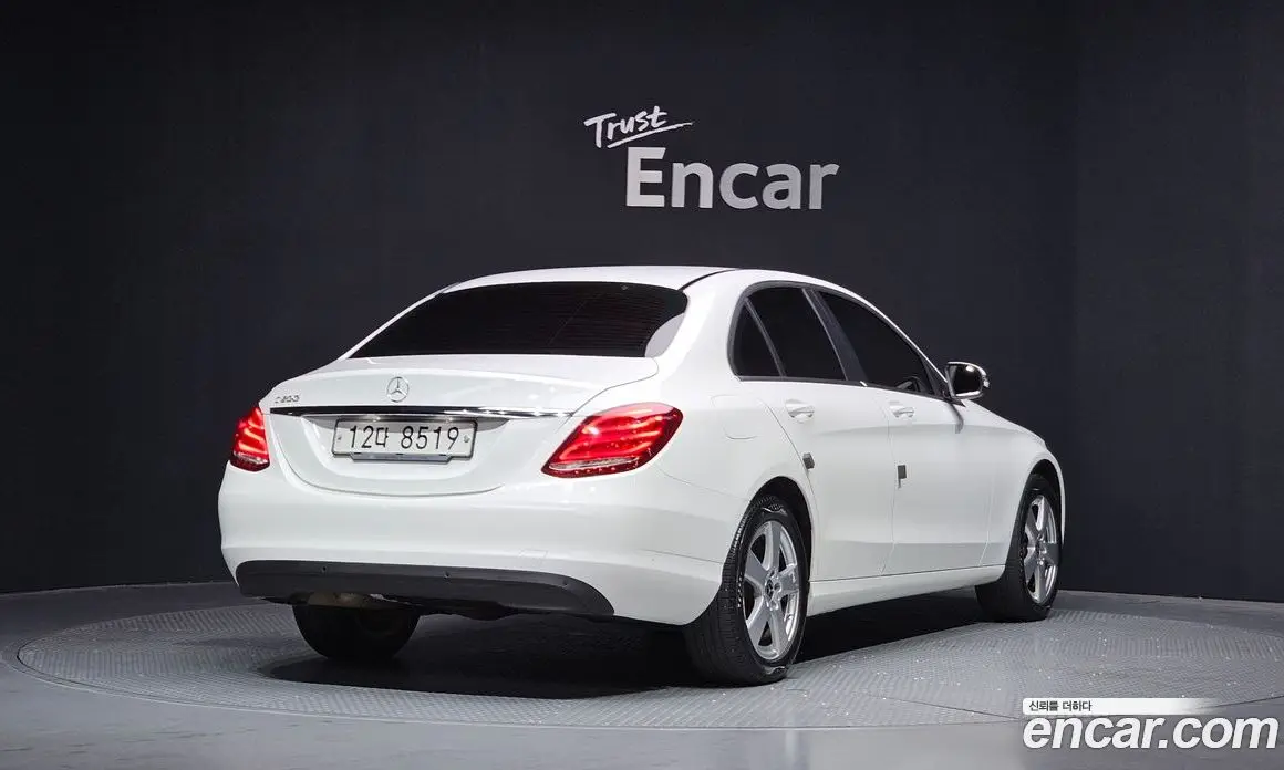 Mercedes-Benz C-Class 2017 2.0 автомат (гидро), фото 2 Mercedes-Benz C-Class 2017 2.0 автомат (гидро), фото 2