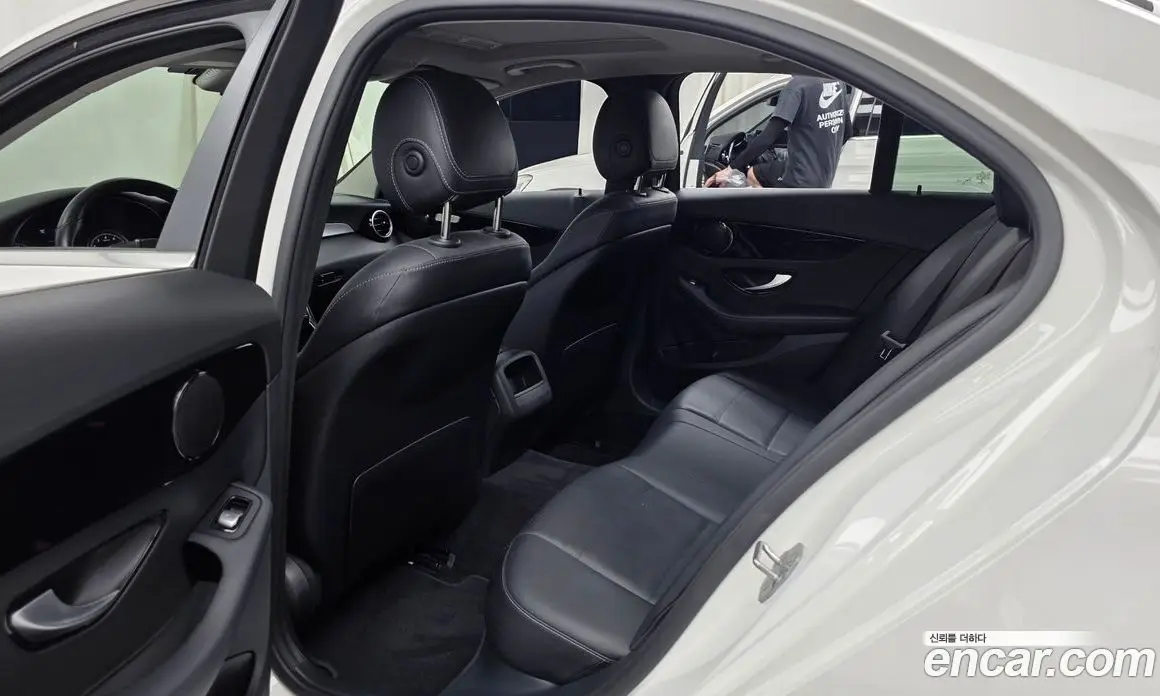 Mercedes-Benz C-Class 2017 2.0 автомат (гидро), фото 16 Mercedes-Benz C-Class 2017 2.0 автомат (гидро), фото 16