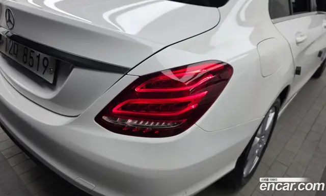 Mercedes-Benz C-Class 2017 2.0 автомат (гидро), миниатюра 9 Mercedes-Benz C-Class 2017 2.0 автомат (гидро), миниатюра 9